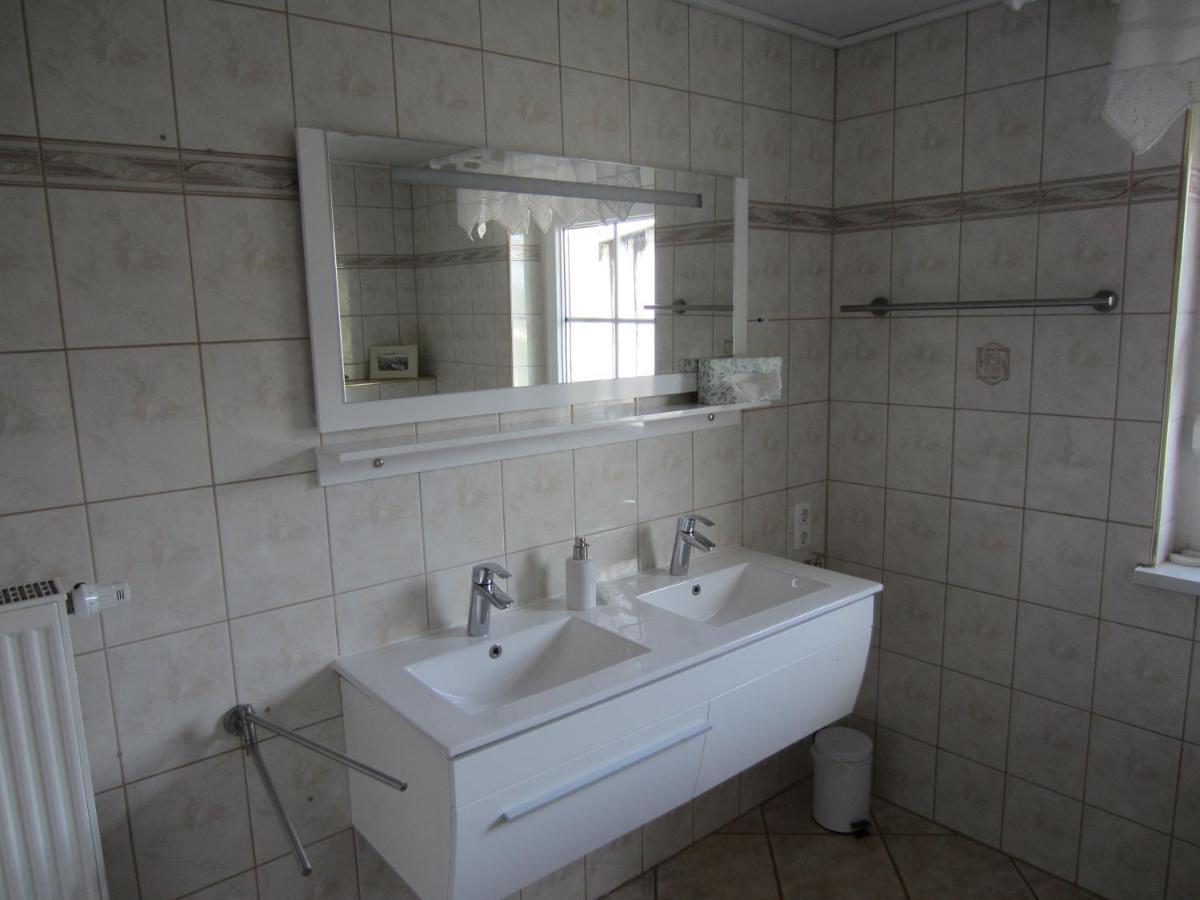 Ferienwohnung Bienwald Mit Pool Fuer 4 - 6 Personen Mit 3 Schlafzimmern Gröbitz エクステリア 写真