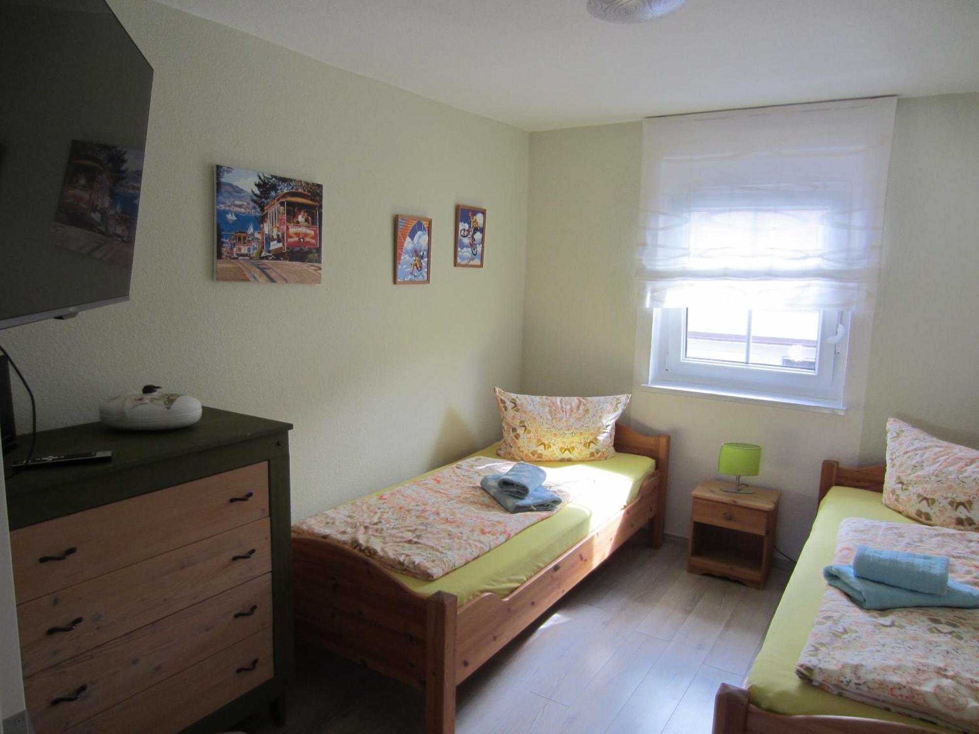 Ferienwohnung Bienwald Mit Pool Fuer 4 - 6 Personen Mit 3 Schlafzimmern Gröbitz エクステリア 写真